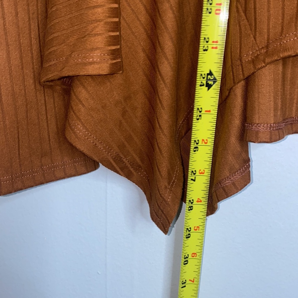 🌵NWT Burn Orange long sleeve ribbed fun designed top! - Picture 5 of 8
